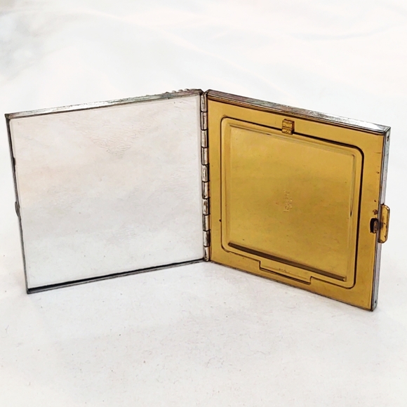 Vintage Gold Volupte Rhinestone Compact circa 1950's - Picture 2 of 10